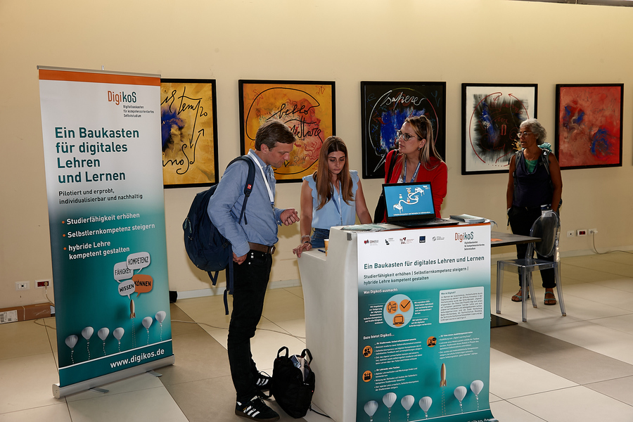 Unsere Mitarbeiter am Informationsstand DigikoS